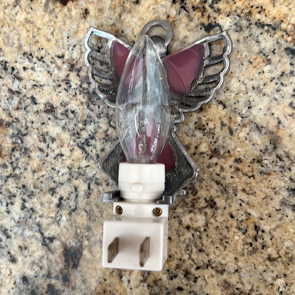 🎉HP 10/20🎉Pink and Silver Angel UL Listed Night Light - Picture 5 of 5